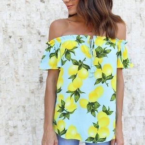 ⭐️⭐️5 Star Off Shoulder Blouse